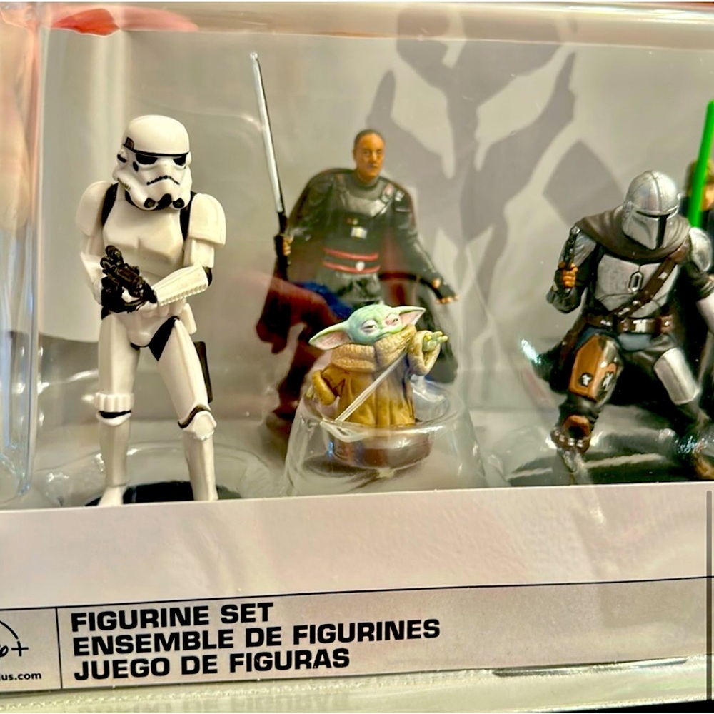 New Disney Parks Star Wars Mandalorian Figurine Set! - Picture 5 of 5